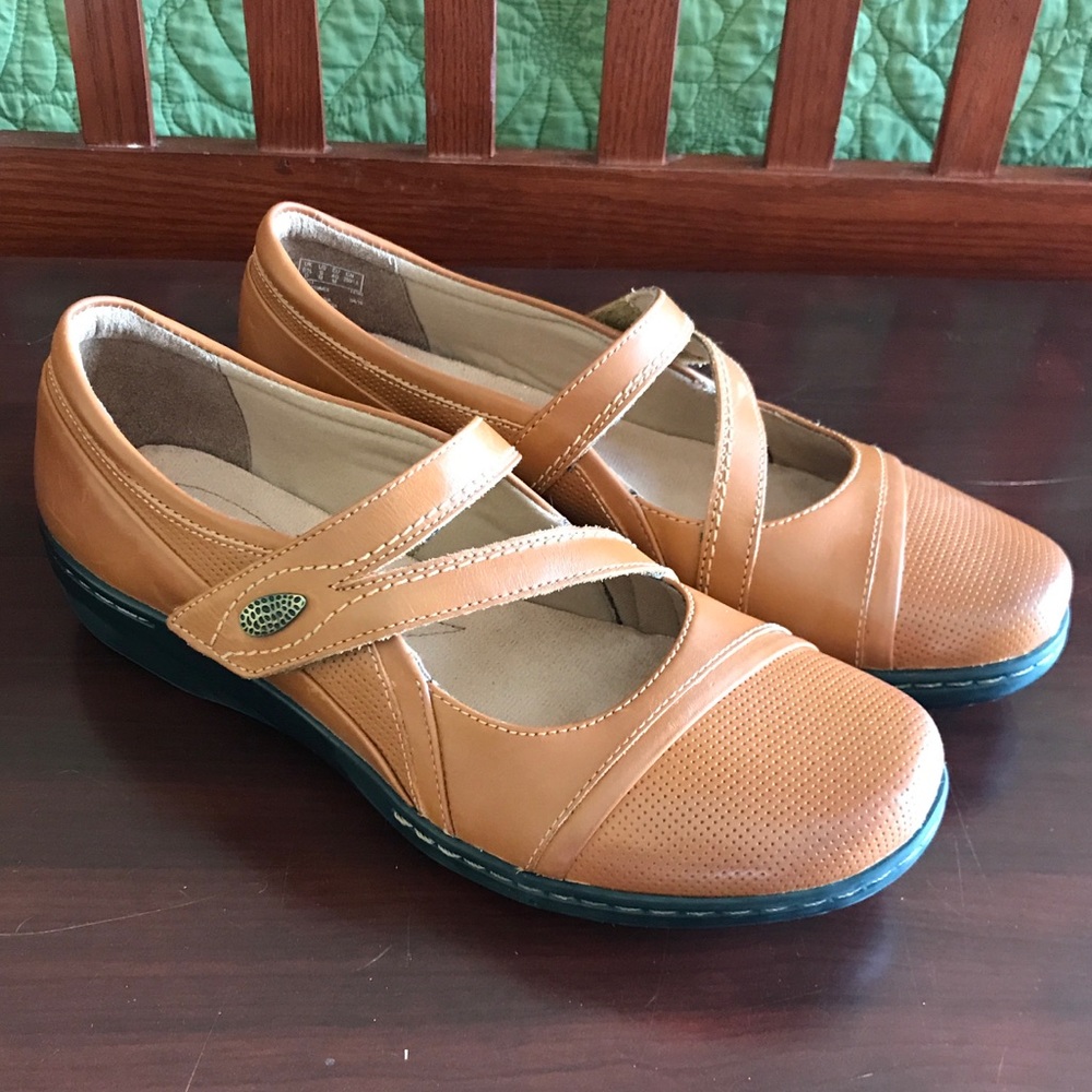 Clarks flats